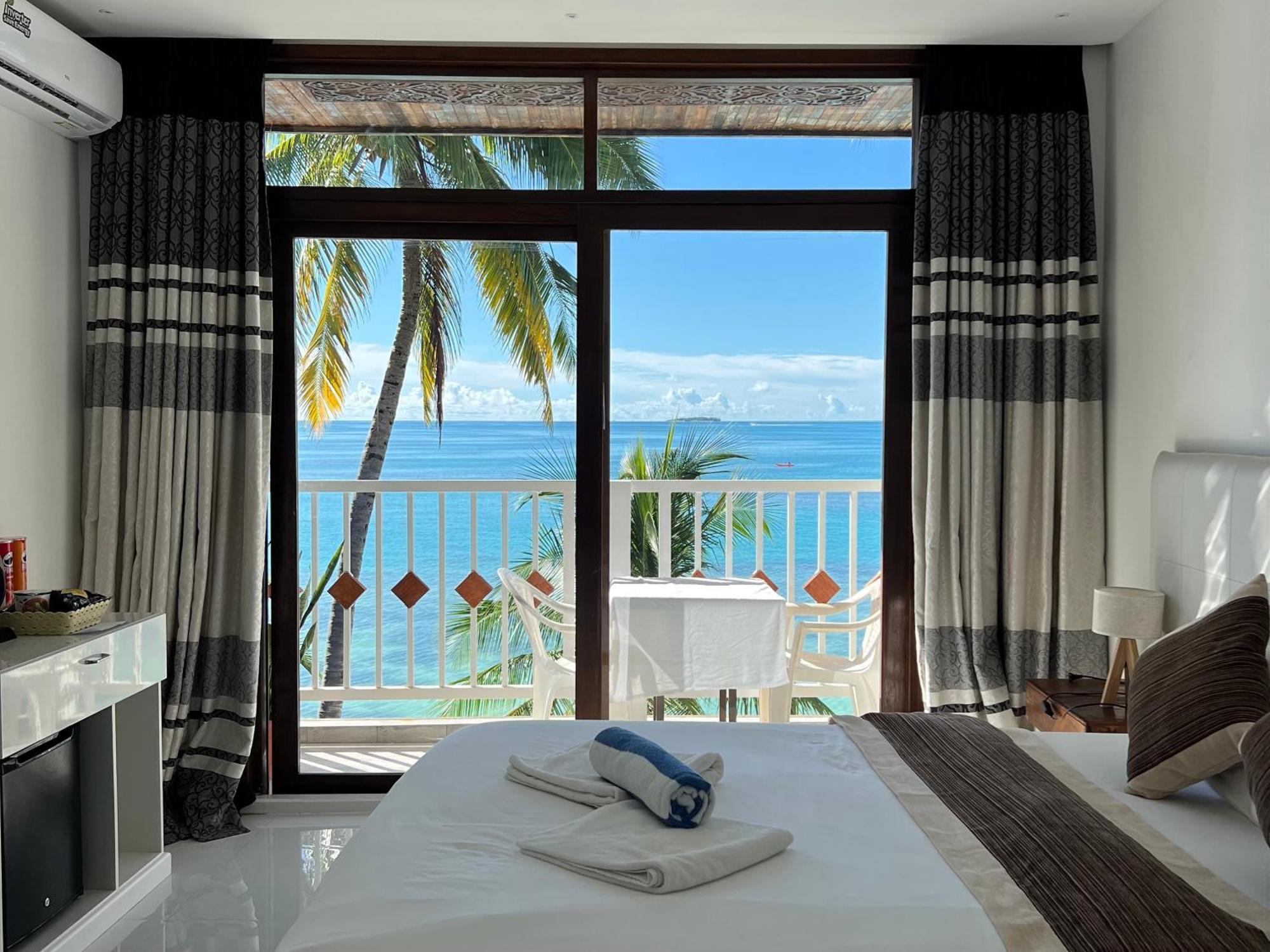 Heron Beach Hotel - The Best Maldivian Getaway In Dhiffushi,Maldives Exterior photo