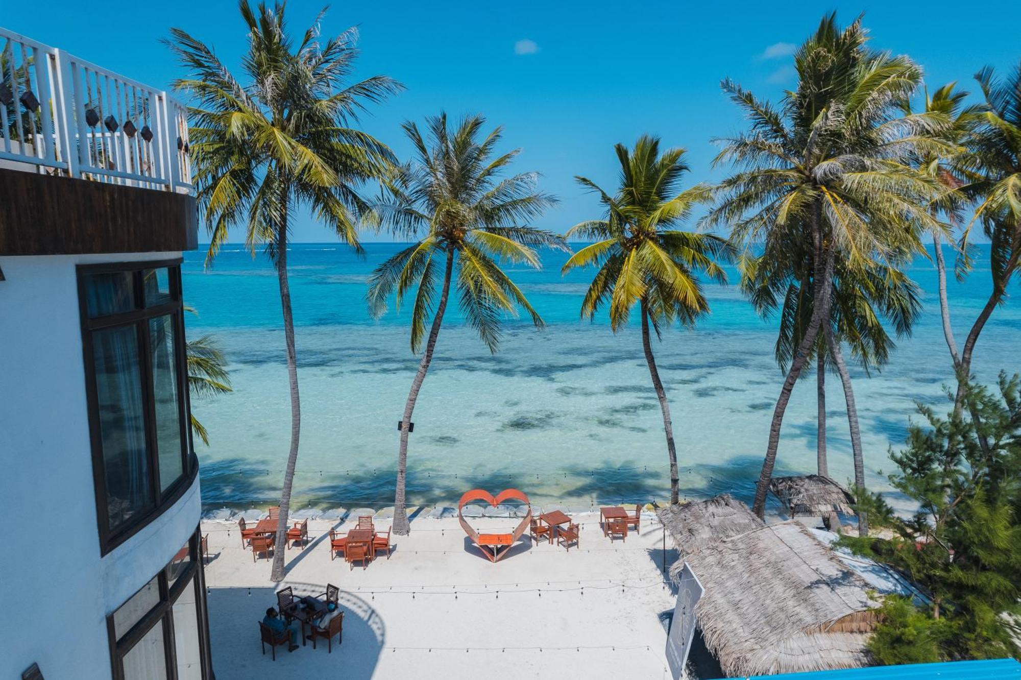 Heron Beach Hotel - The Best Maldivian Getaway In Dhiffushi,Maldives Exterior photo