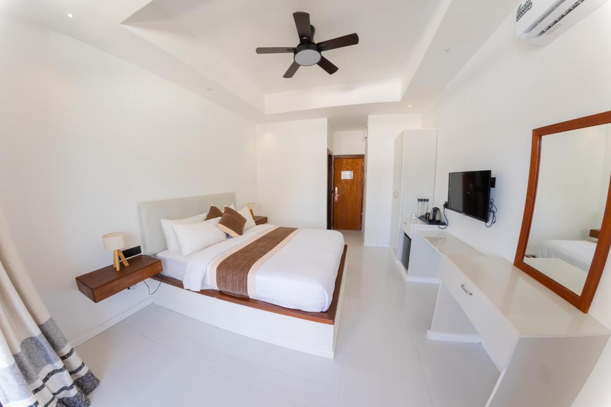 Heron Beach Hotel - The Best Maldivian Getaway In Dhiffushi,Maldives Exterior photo