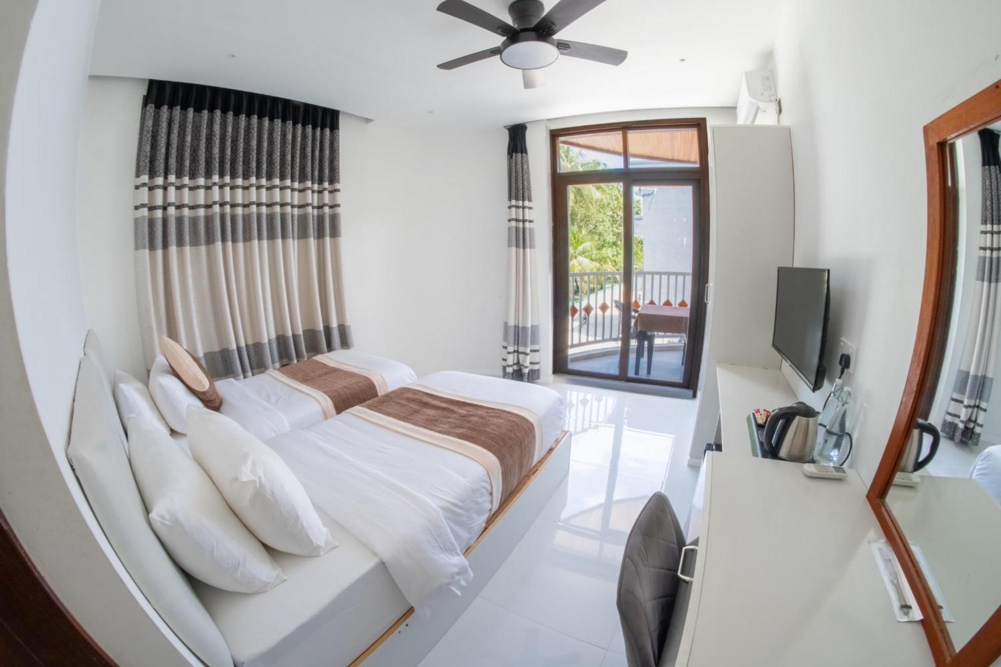Heron Beach Hotel - The Best Maldivian Getaway In Dhiffushi,Maldives Exterior photo