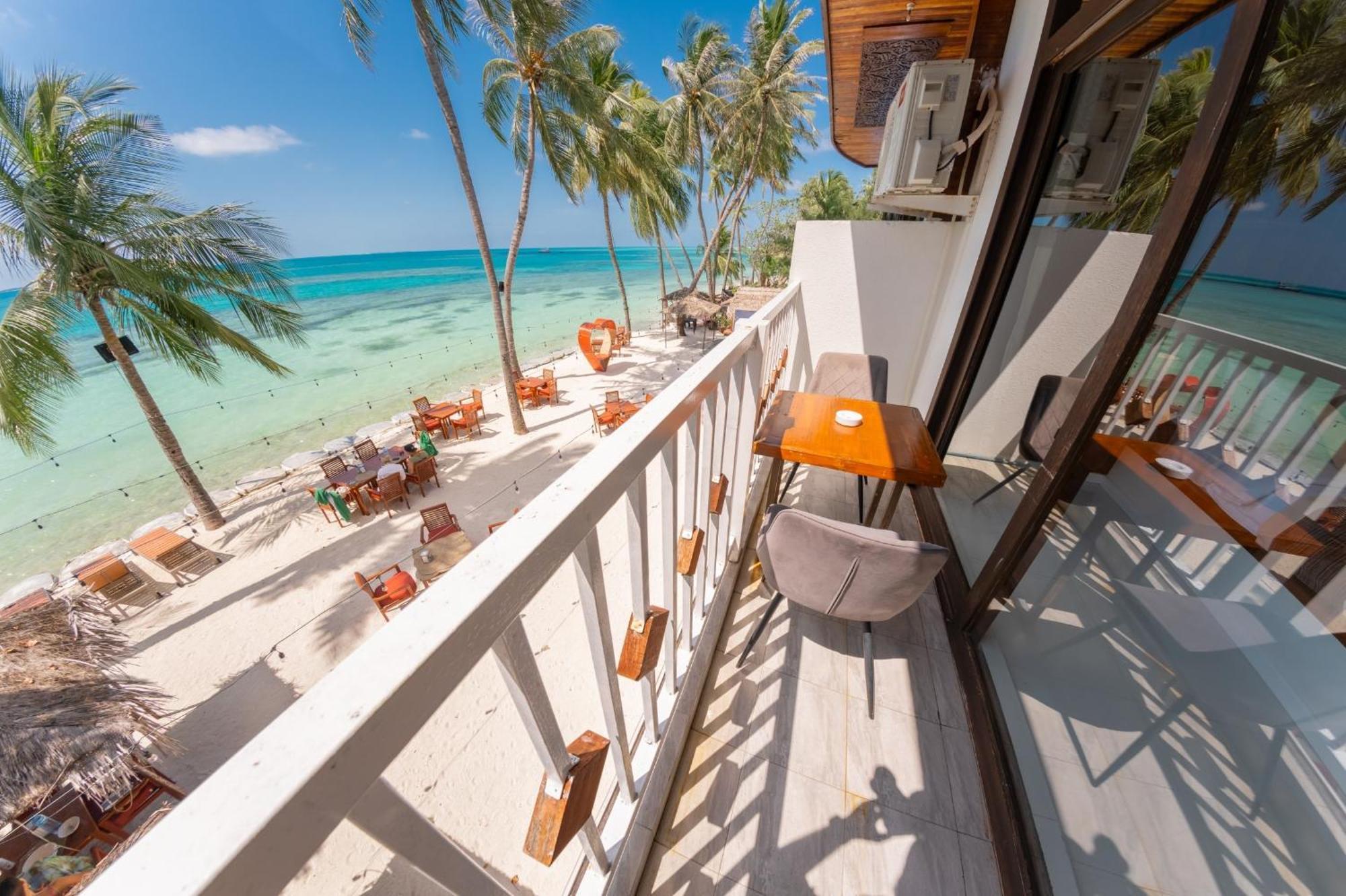 Heron Beach Hotel - The Best Maldivian Getaway In Dhiffushi,Maldives Exterior photo